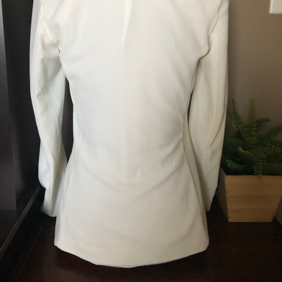 Soft white professional blazer. Great for office. Great price. - Picture 6 of 7